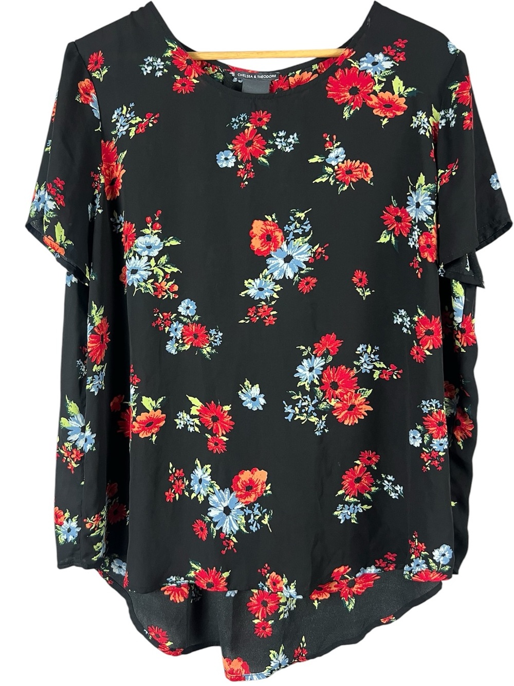 Chelsea& Theodore Floral Summer Blouse
